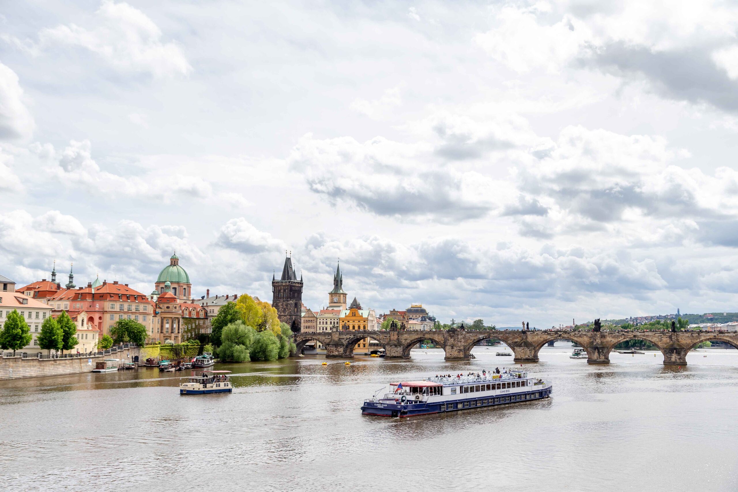 famous-view-on-vltava-river-and-prague-cityscape-i-2022-10-26-05-57-19-utc (1)